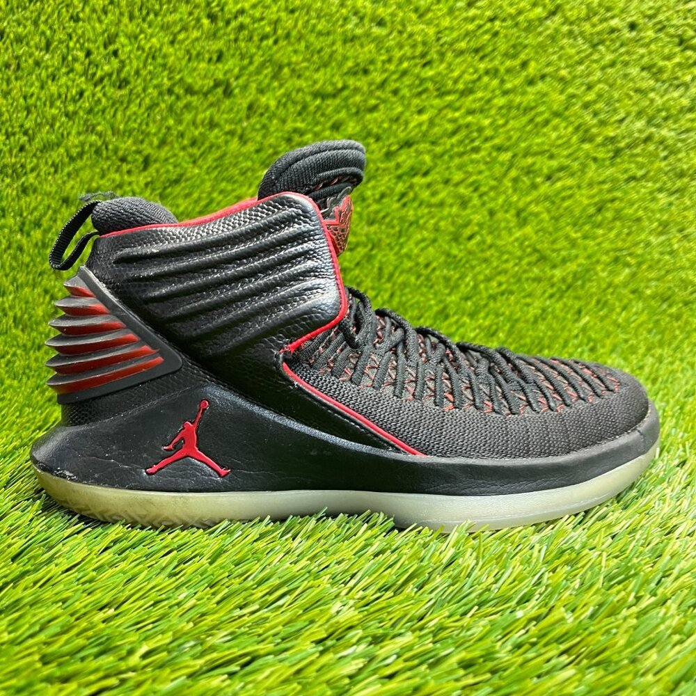 Nike Air Jordan Day Banned Boys Size 4Y Black Athletic Basketball Shoes Sneakers